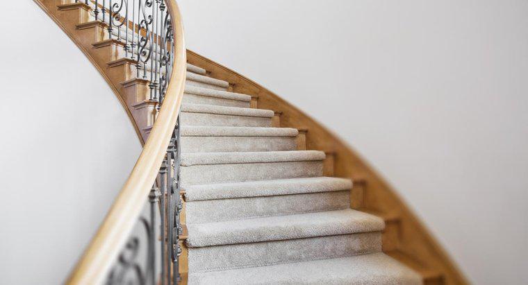 Chiều cao lan can tiêu chuẩn cho cầu thang là gì?