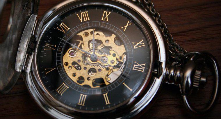 Đồng hồ bỏ túi được phát minh khi nào?