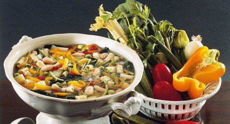 Làm thế nào để bạn chuẩn bị củ cải để nấu trong súp?