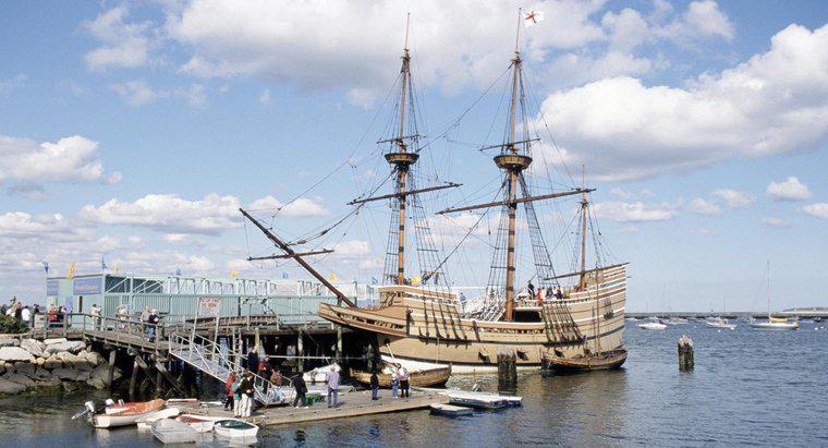 Có bao nhiêu người hành hương đã lên tàu Mayflower?