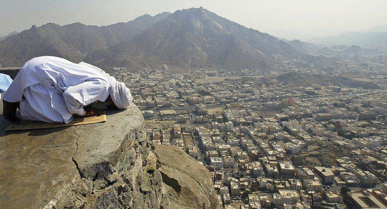Tại sao mọi người lại hành hương đến thánh địa Mecca?