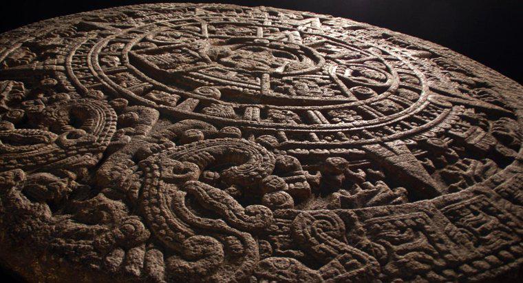 Người Aztec đã tiếp cận được những nguồn tài nguyên thiên nhiên nào?
