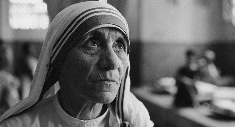 Khi Nào Mẹ Teresa Viết Bài Thơ "Vẫn Làm Được"?