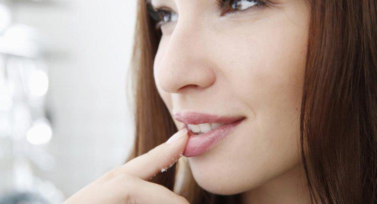 Một số nguyên nhân gây tê môi là gì?