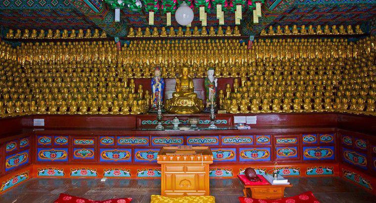 Bên trong một ngôi chùa Phật giáo trông như thế nào?