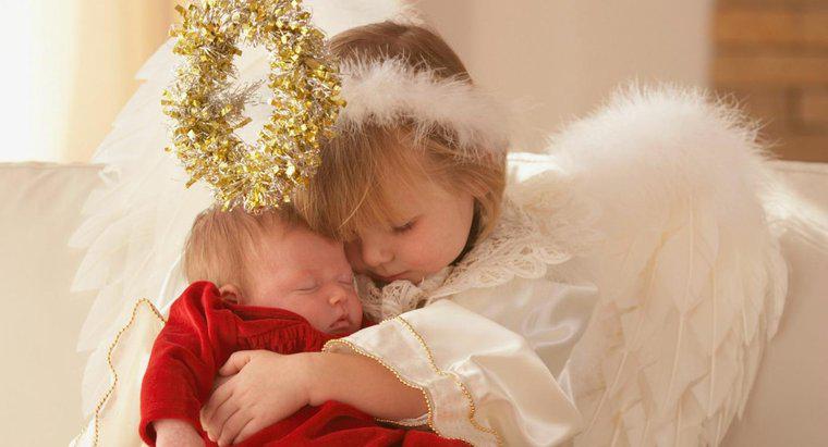 Làm thế nào để bạn may một trang phục thiên thần Giáng sinh?