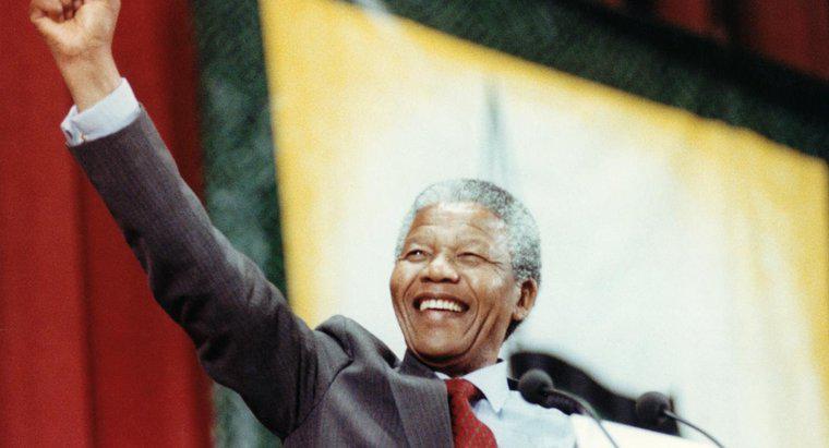 Những Phẩm Chất Lãnh Đạo Của Nelson Mandela Là Gì?