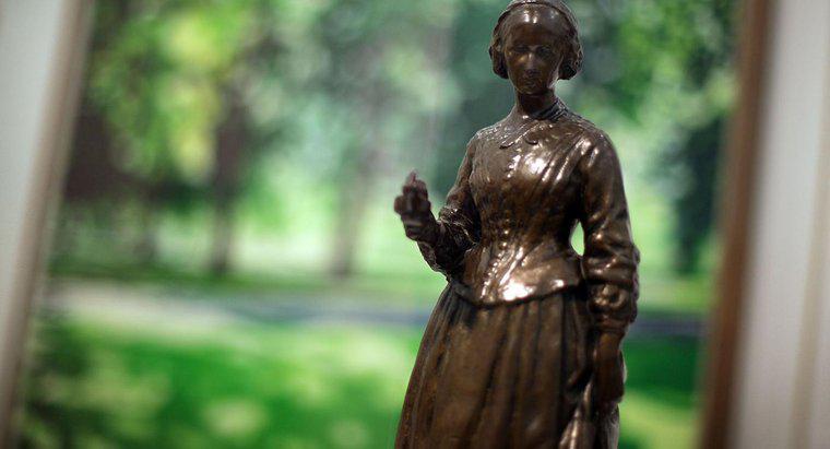 Tại sao Florence Nightingale trở thành một y tá?