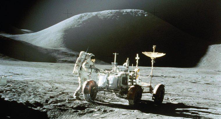 Có bao nhiêu sứ mệnh Apollo đã hạ cánh trên Mặt trăng?