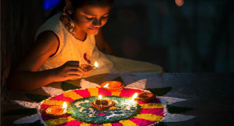 Lễ hội Diwali ở Ấn Độ ăn mừng gì?