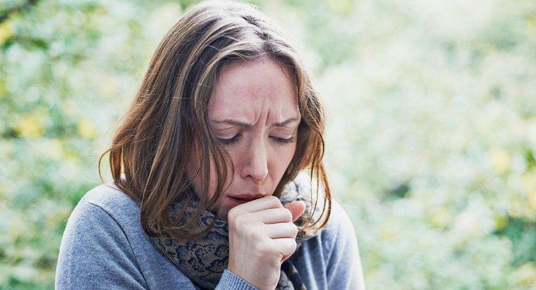Các triệu chứng của bệnh viêm phổi ở người lớn là gì?