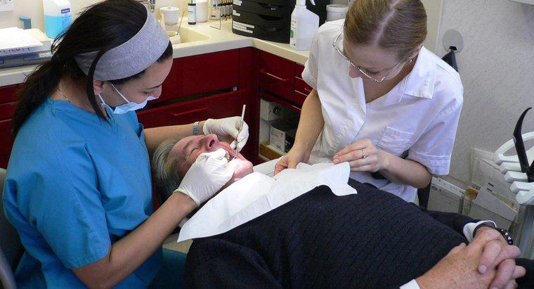 Các triệu chứng của một chiếc răng khôn bị nhiễm trùng là gì?