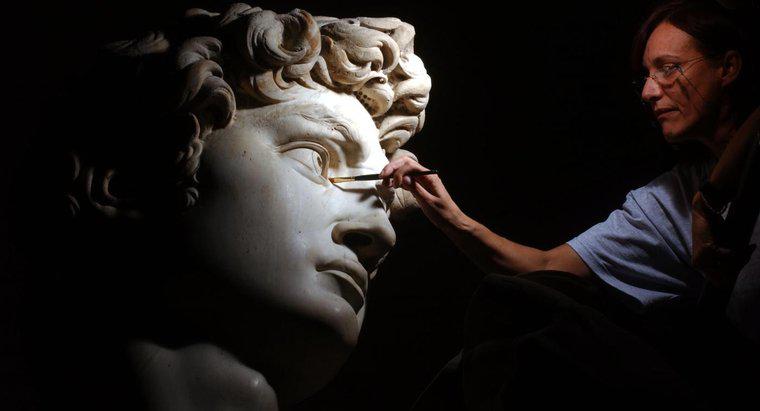 Michelangelo đã đóng góp như thế nào vào thời kỳ Phục hưng?