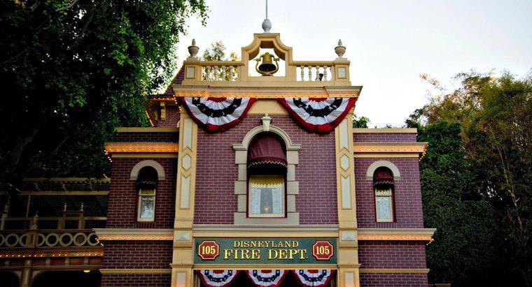 Căn hộ bí mật của Walt Disney ở Disneyland ở đâu?