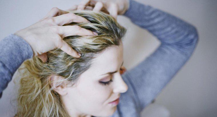 Nguyên nhân nào khiến da đầu bạn bị ngứa vào ban đêm?