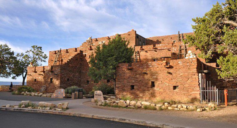 Người da đỏ Hopi có truyền thống sống ở những nơi trú ẩn nào?