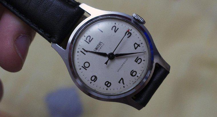 Làm thế nào để bạn mở mặt sau của một chiếc đồng hồ đeo tay?