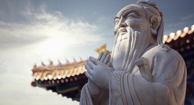 Thành tựu nào mà Khổng Tử được biết đến nhiều nhất?