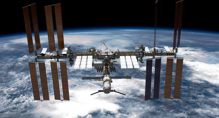 Mất bao lâu để Trạm vũ trụ quốc tế quay về quỹ đạo Trái đất?