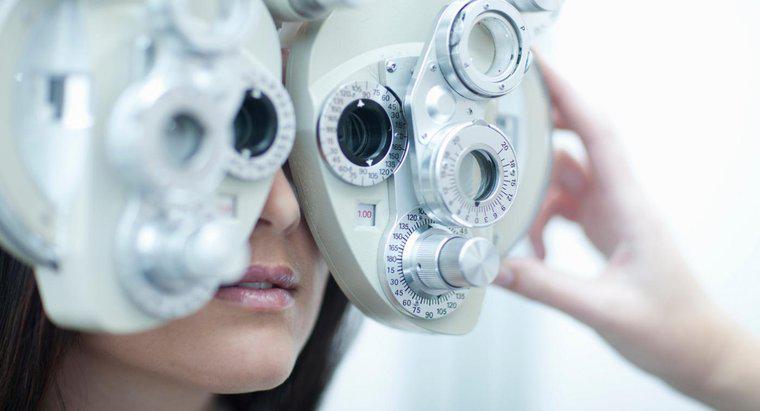 Bác sĩ mắt được gọi là gì?