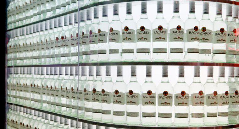 Bacardi Rum được làm từ gì?