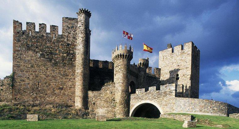 Ai đã sống trong lâu đài trong thời trung cổ?