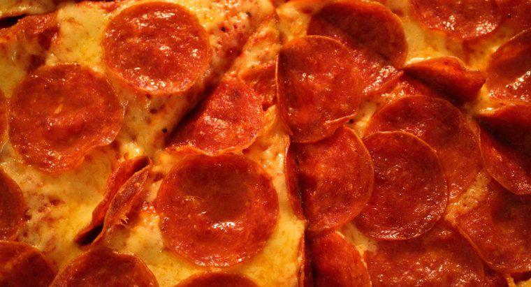 Có bao nhiêu calo trong một miếng bánh Pizza Pepperoni?