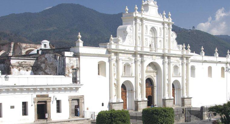 Tôn giáo chính ở Guatemala là gì?
