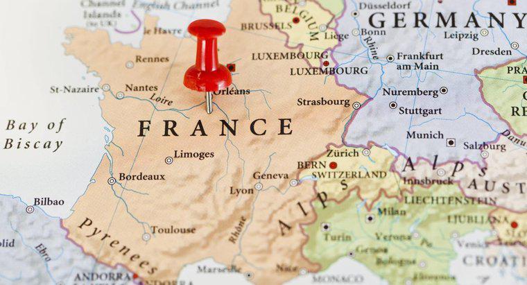 Vị trí tương đối của Pháp là gì?