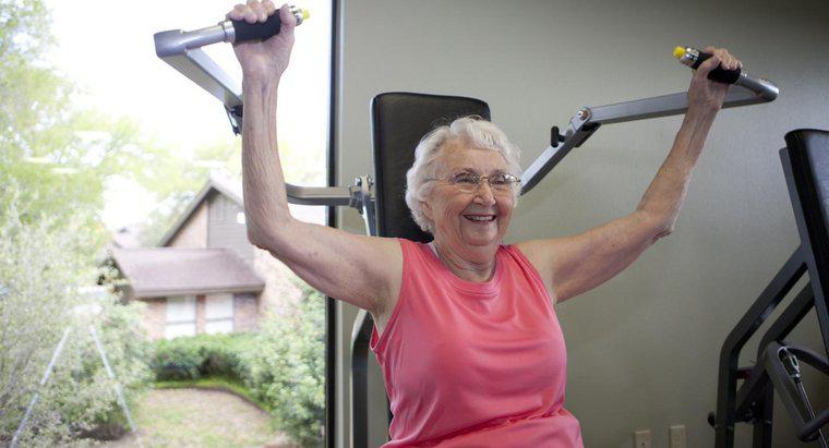 Nhịp tim bình thường cho một phụ nữ 70 tuổi sau khi tập thể dục vừa phải là bao nhiêu?