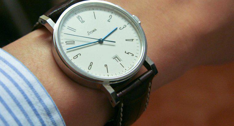 Đàn ông nên đeo đồng hồ ở cổ tay nào?