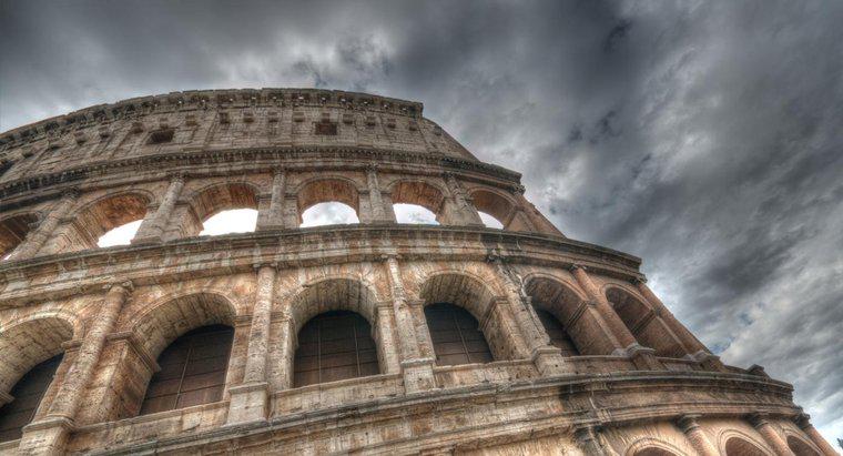 Vật liệu nào được sử dụng để xây dựng Đấu trường La Mã?