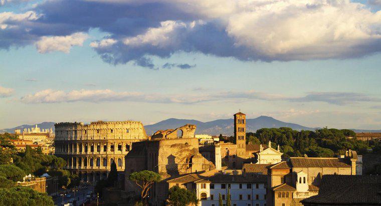 Thành phố Rome có những thuận lợi về địa lý tự nhiên nào?