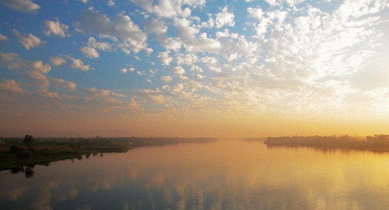 Tại sao sông Nile lại quan trọng đối với người Ai Cập?