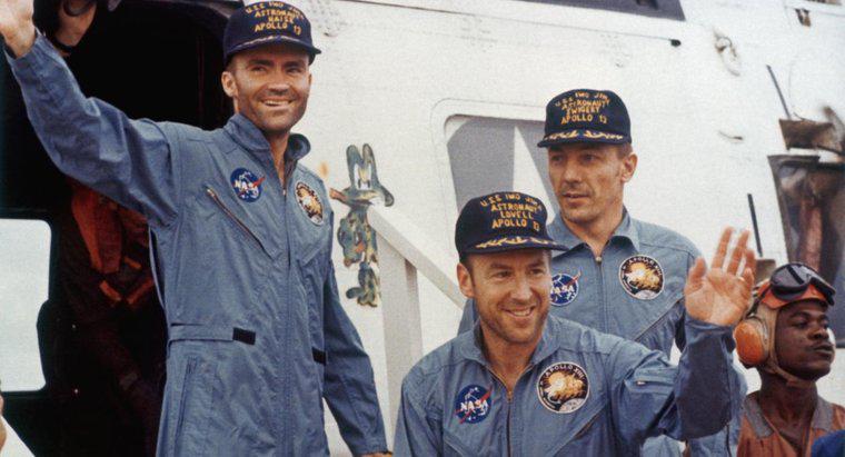Chuyện gì đã xảy ra với Apollo 13?