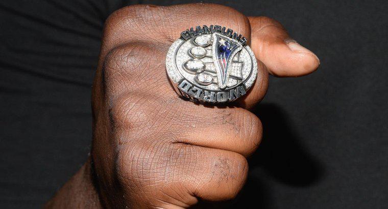 Phạm vi giá cho những chiếc nhẫn Super Bowl Replica là bao nhiêu?