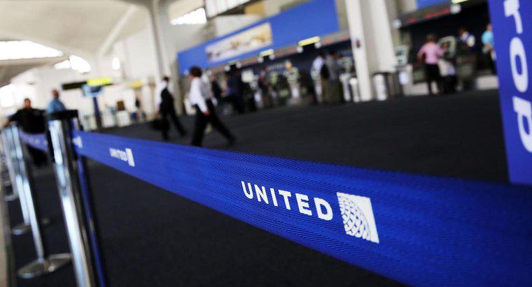 Làm thế nào bạn có thể liên hệ với United Airlines qua điện thoại?