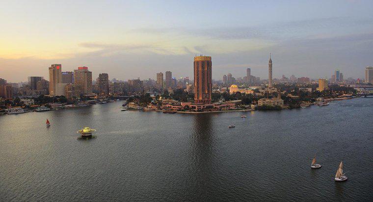 Sông Nile chảy vào biển nào?