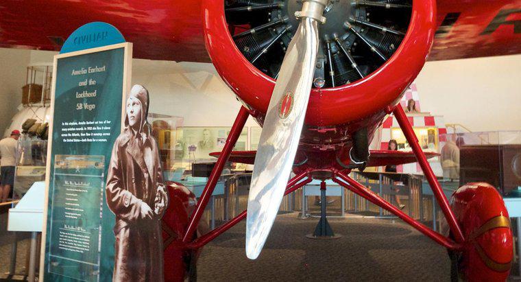 Một số thông tin về Amelia Earhart là gì?