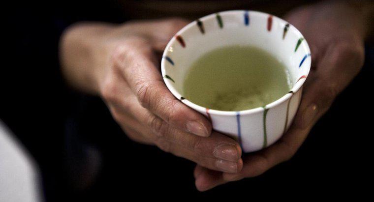 Uống trà xanh có tác dụng phụ nào không?