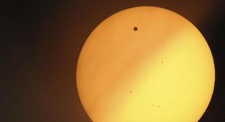 Hành tinh Nóng nhất trong Hệ Mặt trời là gì?