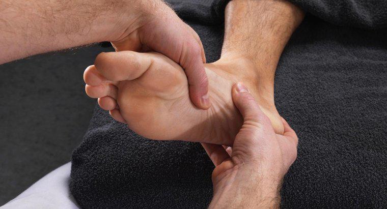 Các triệu chứng của một gai xương trên gót chân là gì?