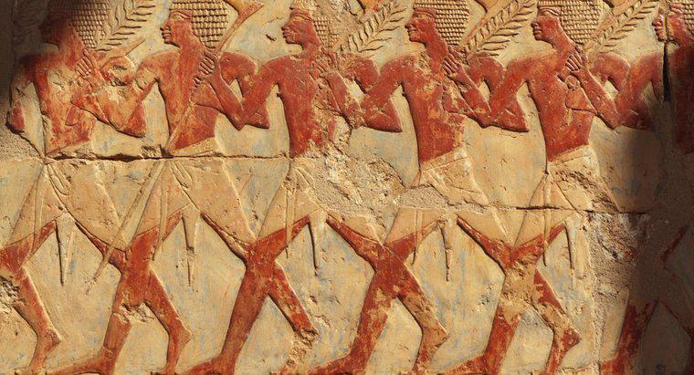 Các Pharaoh Ai Cập cổ đại đã mặc gì?