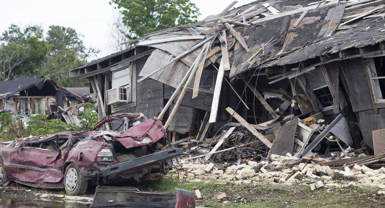 Bao nhiêu người mất nhà cửa sau cơn bão Katrina?