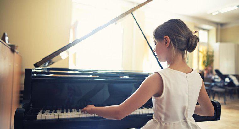 Làm thế nào để bạn xác định tuổi của một cây đàn piano thông qua số sê-ri của nó?