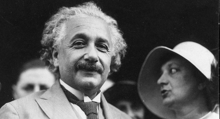 Một số sự kiện chính về Albert Einstein cho trẻ em là gì?