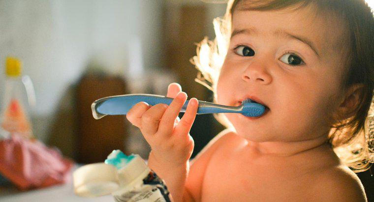 Điều gì sẽ xảy ra nếu bạn nuốt phải kem đánh răng?