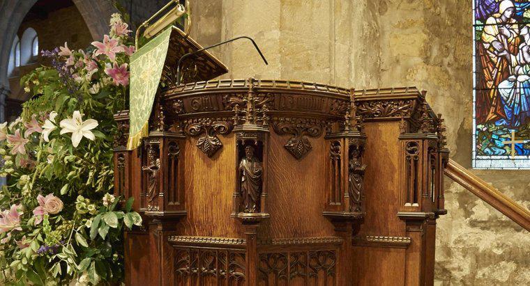 Pulpit dùng để làm gì trong nhà thờ?