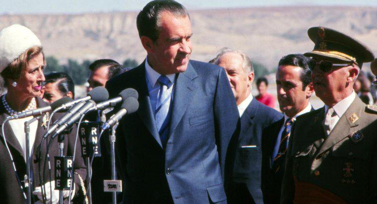 Tại sao Richard Nixon bị coi là một tổng thống tồi?