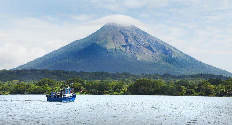 Các đặc điểm vật lý của Nicaragua là gì?